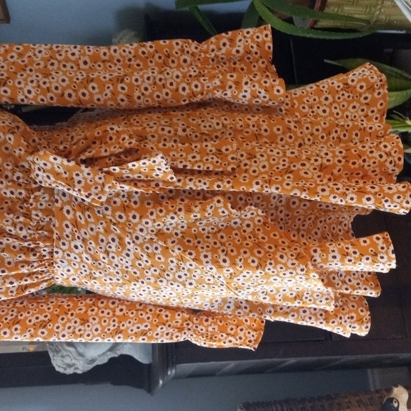 Boutique Mustard Yellow and White Floral Print Long Sleeve Faux Wrap Mini Dress - Picture 7 of 16